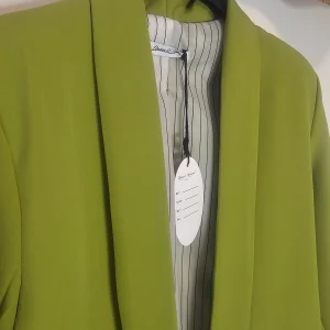 AVP PASSION Blazer femme vert olive manches longues droit doublure rayée chic