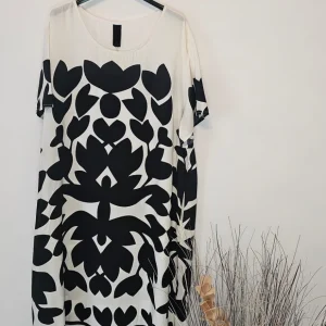 AVP PASSION Robe longue trapèze femme été col V manches courtes graphique lettres